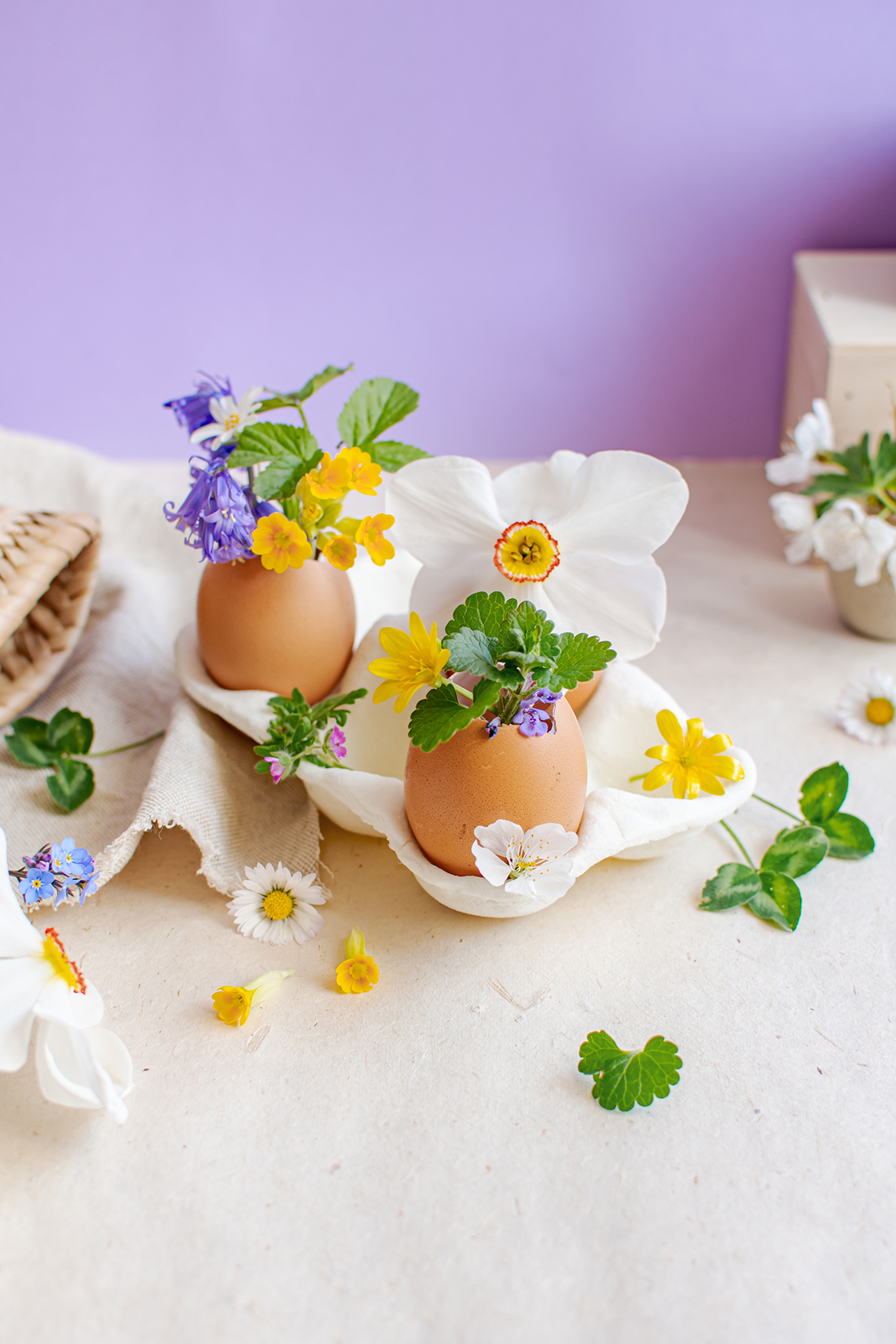 centre de table naturel et printanier en porcelaine froide pour paques